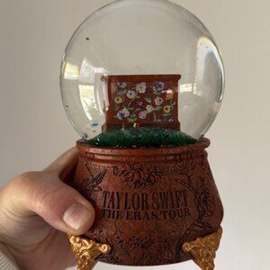 Taylor Swift- ERAs Tour- Snow Globe- Accoustic- NEW IN BOX